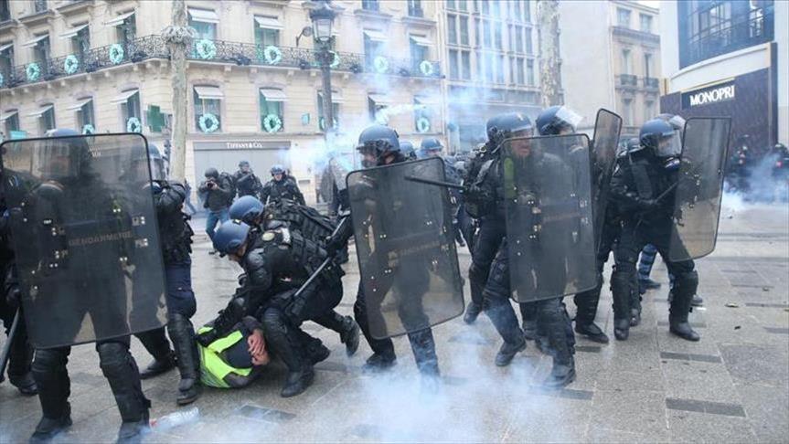 تحليل للجوء الشرطة إلى العنف ضد المحتجين في فرنسا رغم مزاعم حرية التعبير