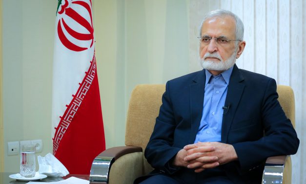 Una conversación sobre cuestiones estratégicas en las relaciones Teherán-Riad