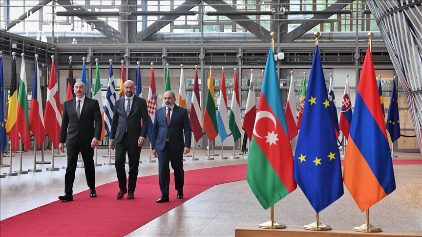 Francia y la UE buscan desafiar el papel de Rusia en el Cáucaso Sur