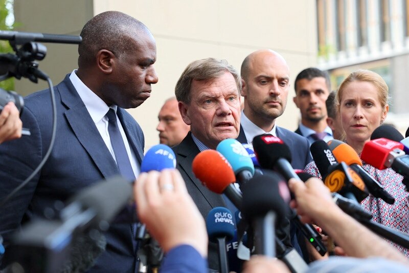 Deception of EU3 Foreign Ministers in Joint Article on Trigger Mechanism